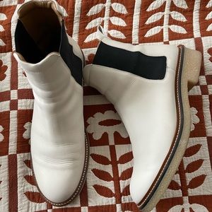 Everlane Italian Leather Chelsea Boot Off White